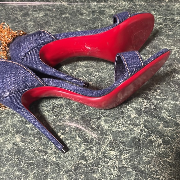 Woman's Christian Louboutin heels - Picture 5 of 5